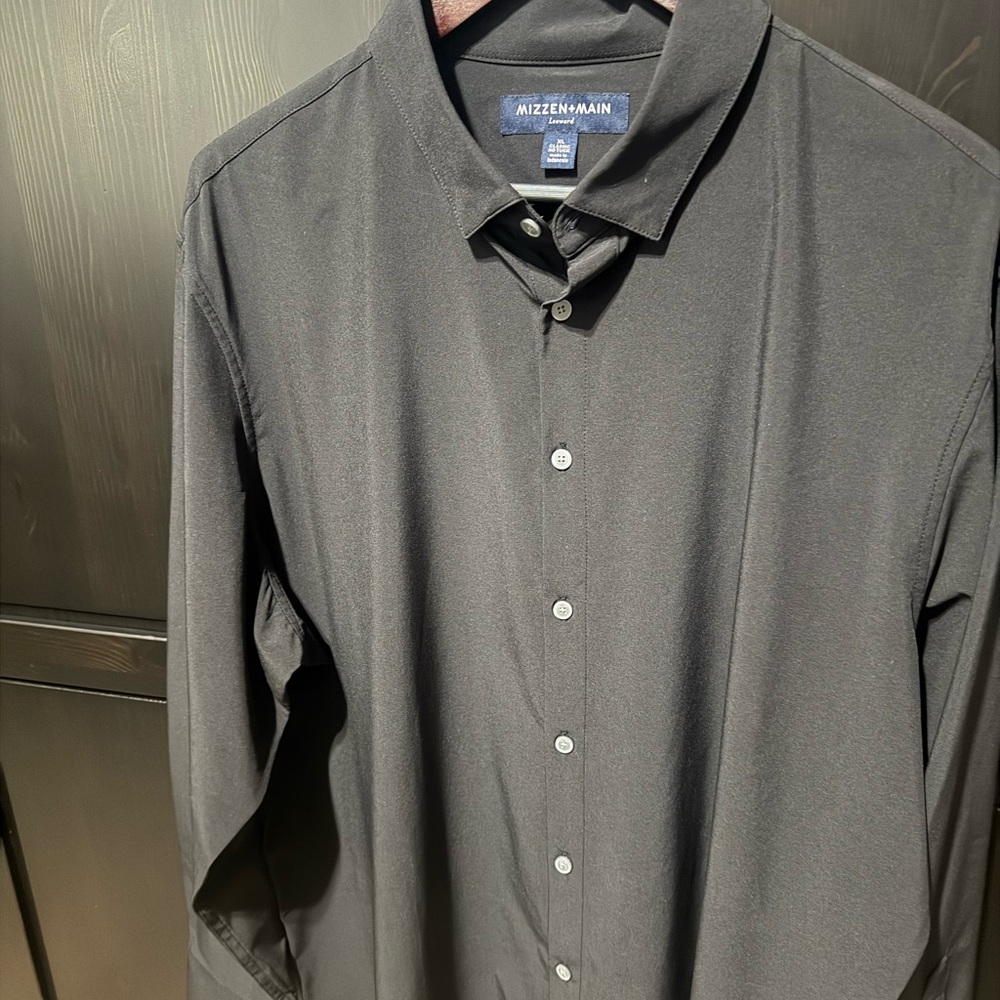 Mizzen+Main Black Button Down Shirt